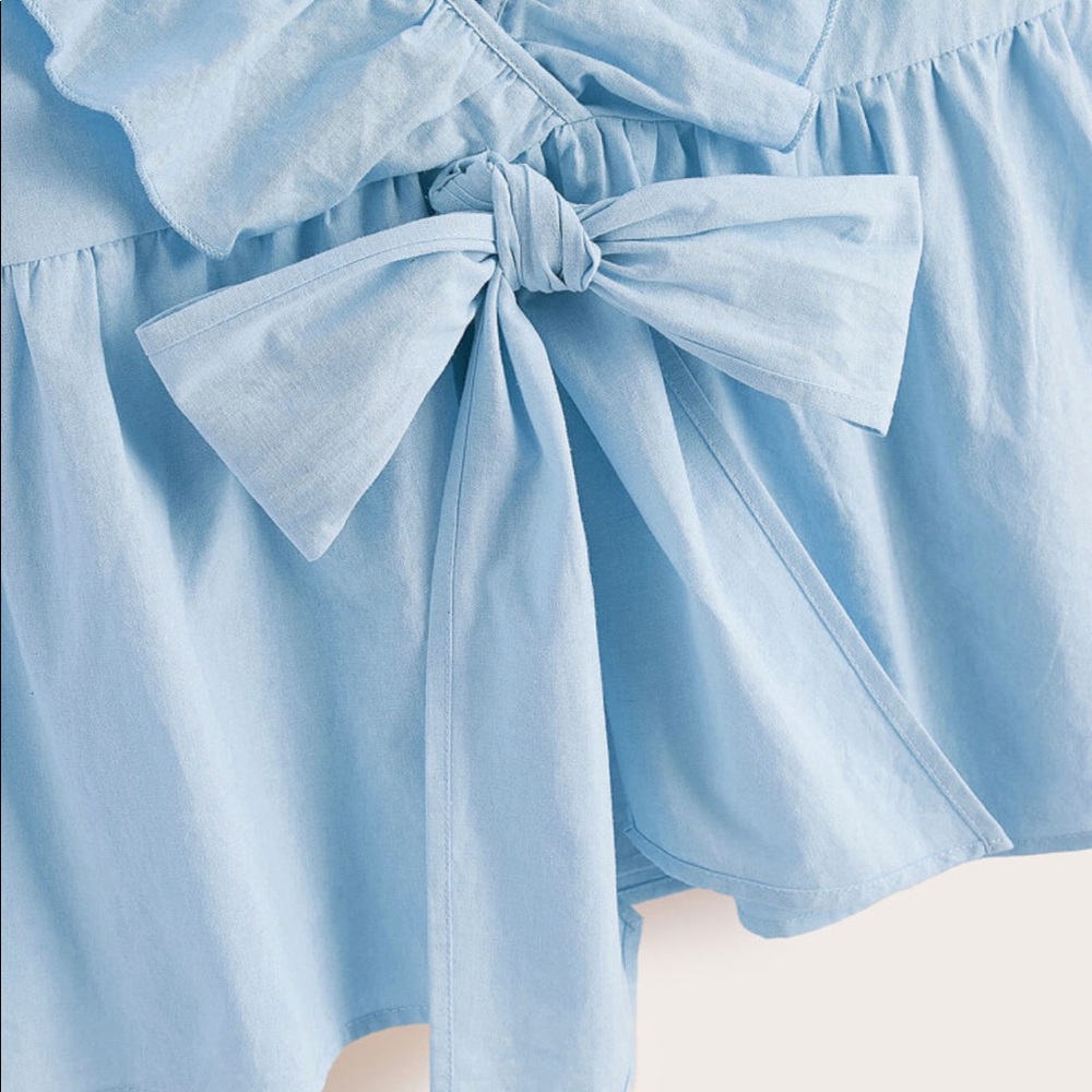 SHEIN Plunging Neck Ruffle Trim Bow Tie Front Top - Picture 4 of 5